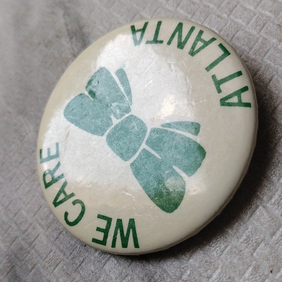 🎀Vintage Atlanta Pinback Button - Picture 8 of 12